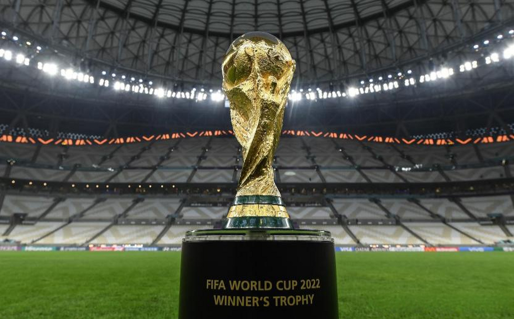 相比之下 相比之下