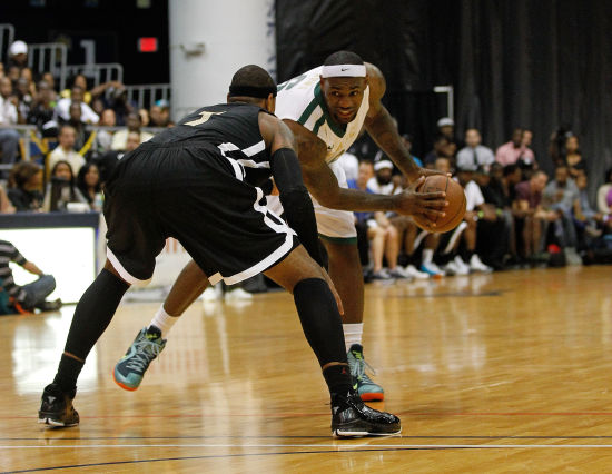 运动员都拥 运动员都拥